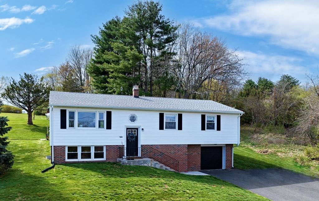 194 Pleasant St, East Longmeadow, MA 01028