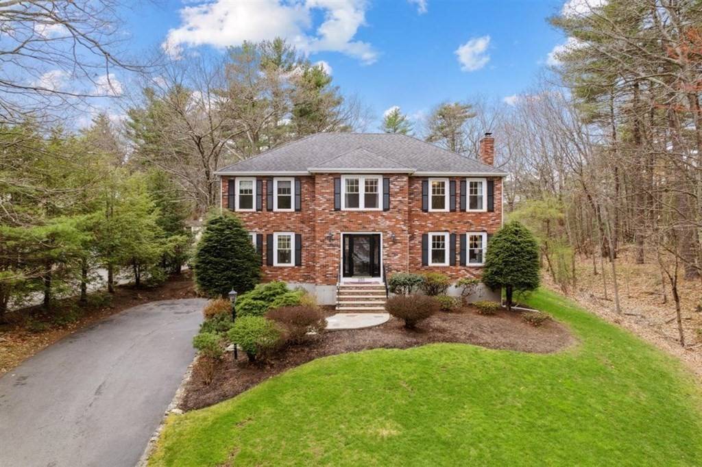 258 Bridges Ln, North Andover, MA 01845