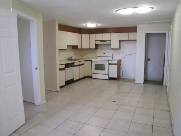 Worcester, MA 01605,10 Dryden St #1