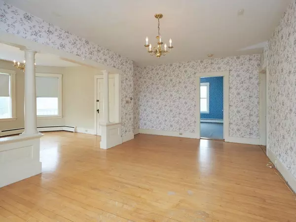 Southbridge, MA 01550,36 Winter Street