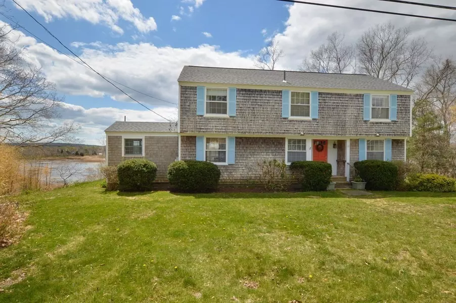 38 Dexter Ave, Sandwich, MA 02563