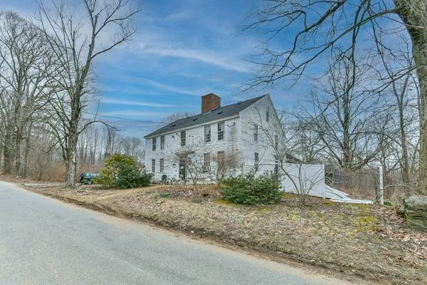 29 Tomlinson Rd, Oakham, MA 01608