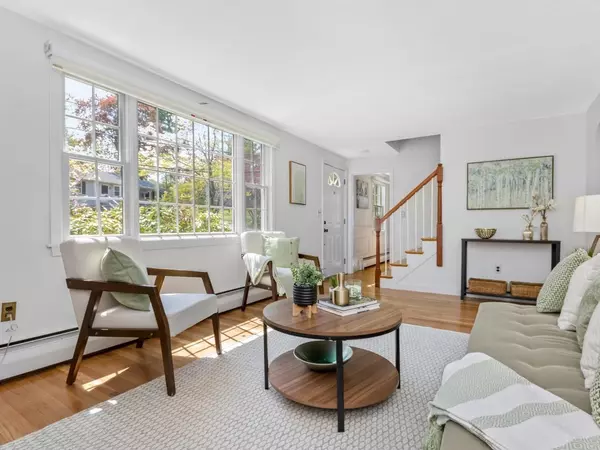 Burlington, MA 01803,6 Cedar St