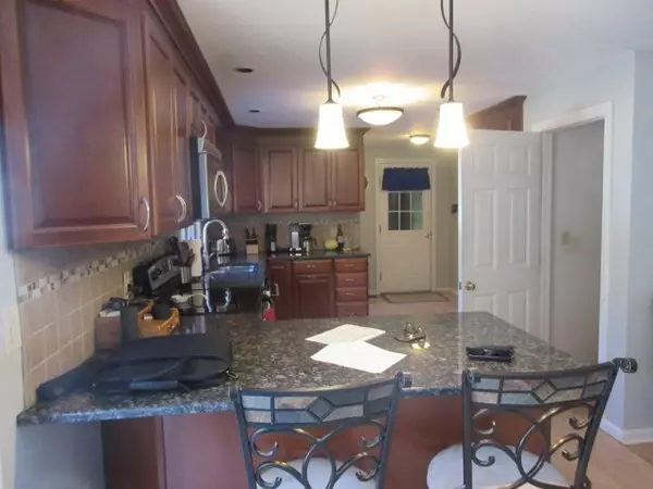 Ayer, MA 01432,13 Mulberry Circle