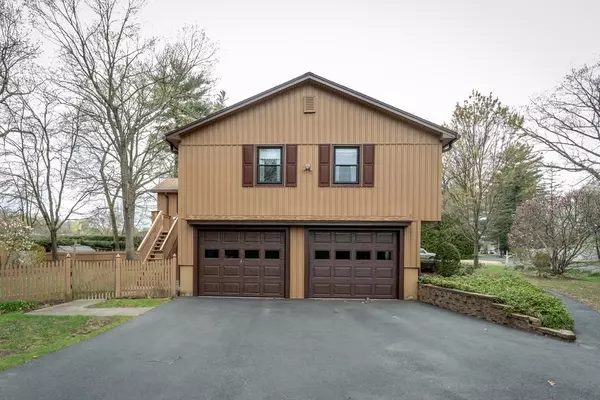 Westfield, MA 01085,11 Sunbriar Dr