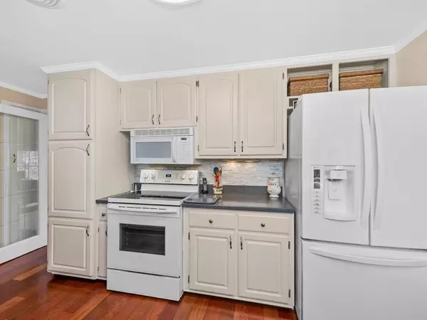 Topsfield, MA 01983,31 Mansion Dr