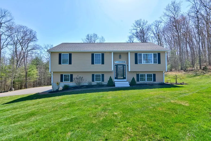 11 Pauls Dr, Spencer, MA 01562