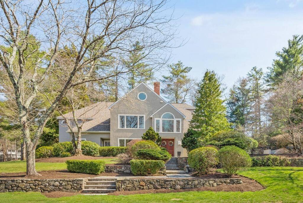 63 Country Club Way, Ipswich, MA 01938