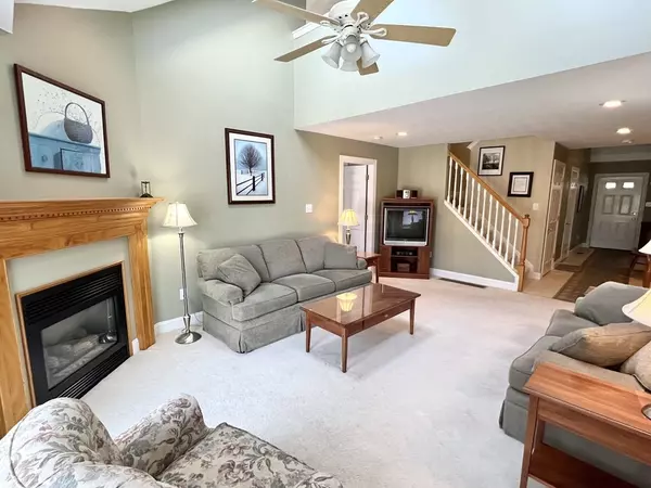 West Boylston, MA 01583,17 Hillside Village Drive #17