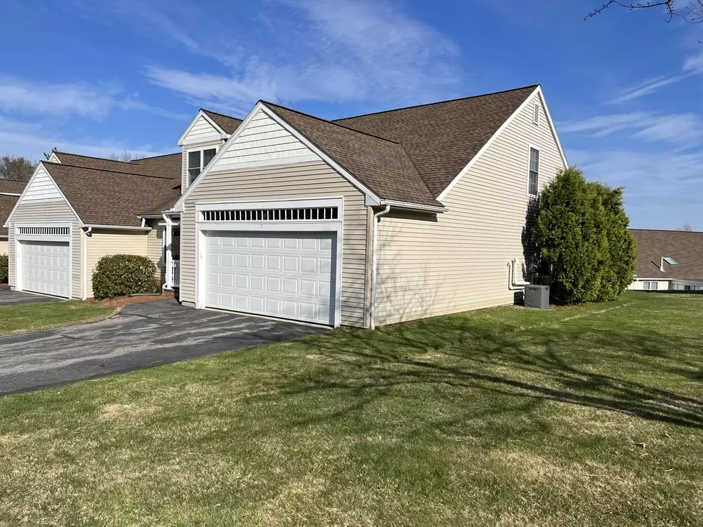 West Boylston, MA 01583,17 Hillside Village Drive #17