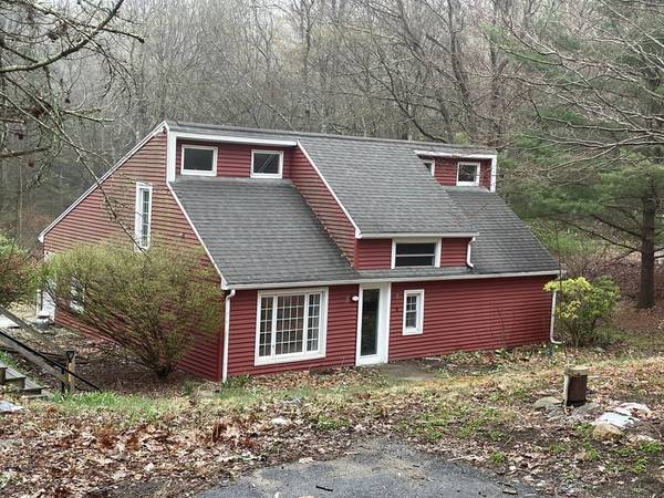 61 King Rd, Charlton, MA 01507