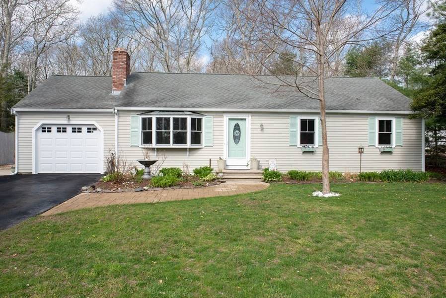 35 Head Of Pond Lane, Barnstable, MA 02648