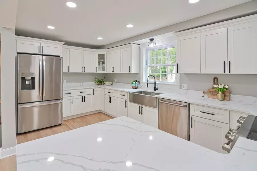 33 Lyman St, North Attleboro, MA 02760