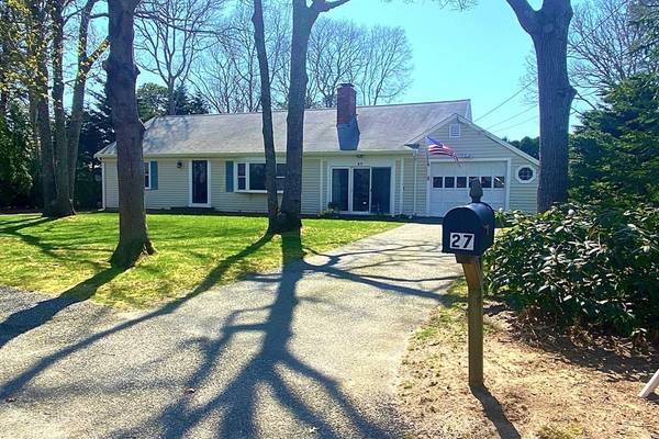 27 Truman Ln, Yarmouth, MA 02673