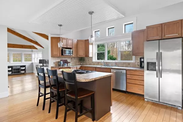 West Newbury, MA 01985,33 Cherry Hill St
