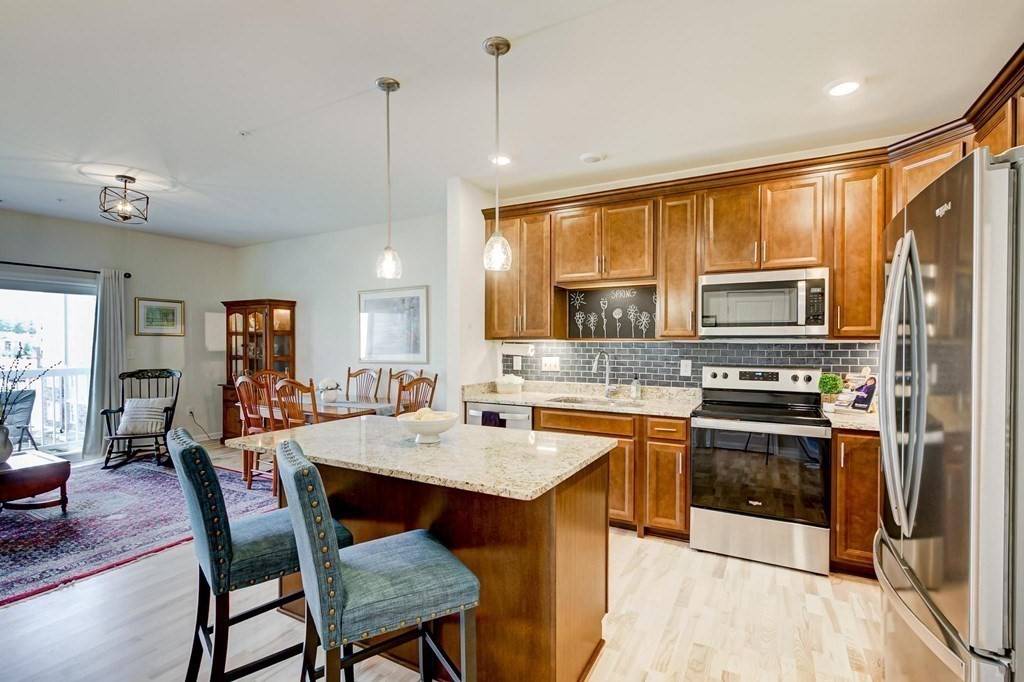 240 Martins Landing #302, North Reading, MA 01864