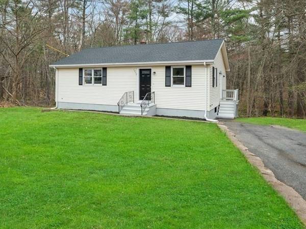 1962 Quaker St, Northbridge, MA 01534