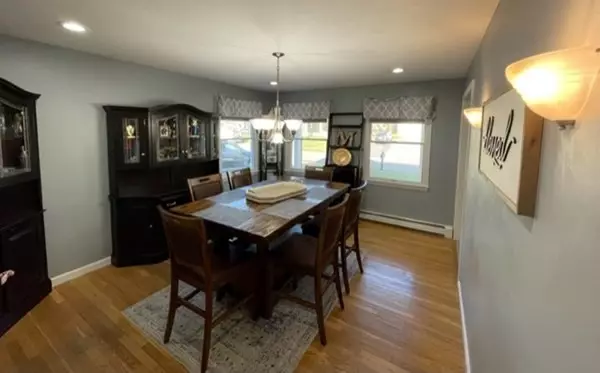 Whitman, MA 02382,13 Jacob Ln