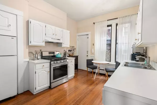 Boston, MA 02116,19 Cortes Street #1