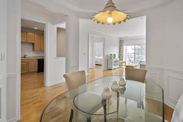 Waltham, MA 02452,87 Clocktower Dr #308