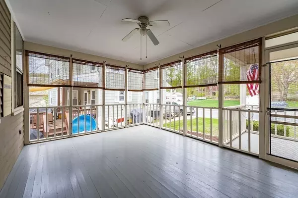 Huntington, MA 01050,3 Pleasant St