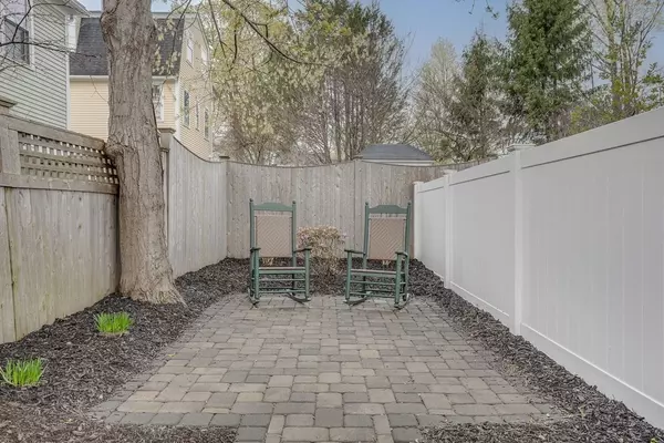 Newburyport, MA 01950,231 Merrimac St #3