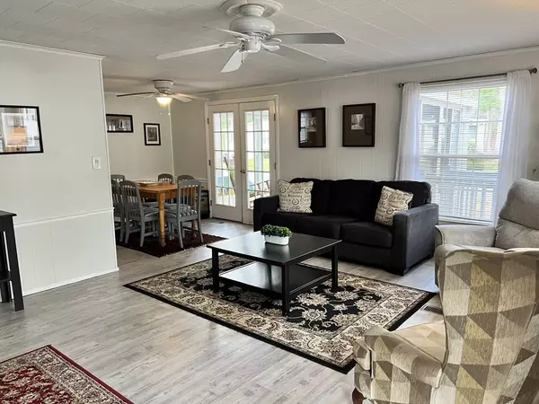 Wareham, MA 02576,104 Castle Dr