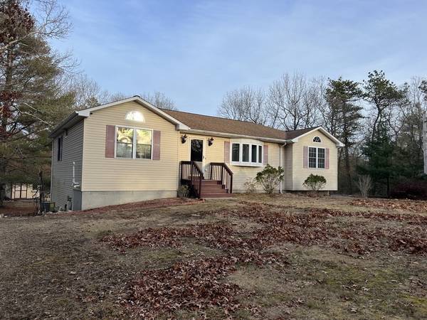 55 Bullock Rd, Freetown, MA 02717