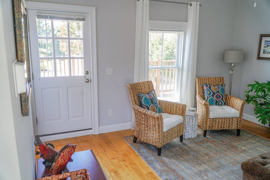 Falmouth, MA 02540,606 West Falmouth St #4