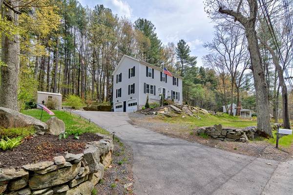 66 Buttonwood Ave, Sutton, MA 01590