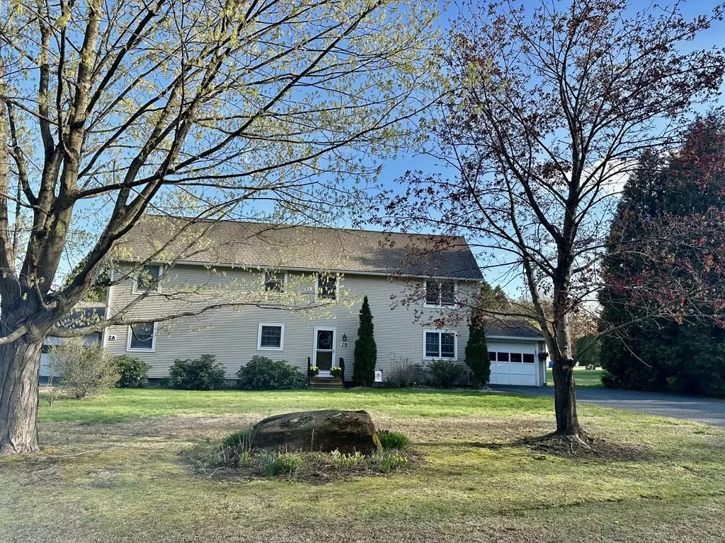 Deerfield, MA 01373,2B Meadow Oak Lane #B