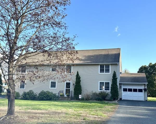 Deerfield, MA 01373,2B Meadow Oak Lane #B