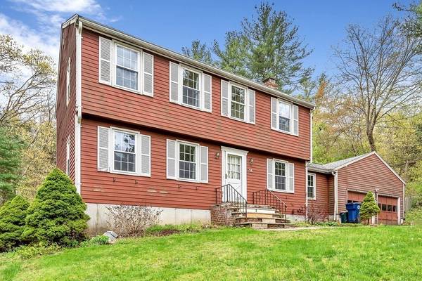 14 Puddingstone Ln, Medway, MA 02053