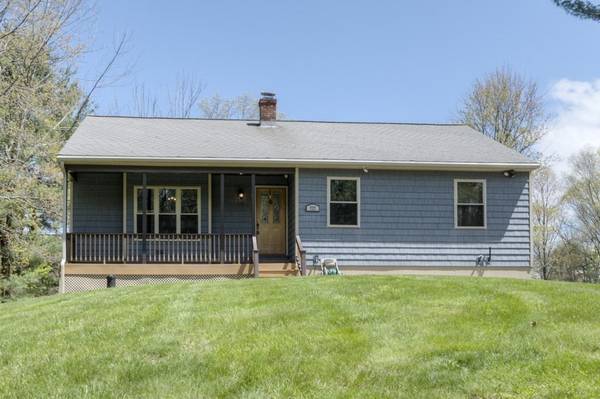 727 Lebanon Hill Rd, Southbridge, MA 01550