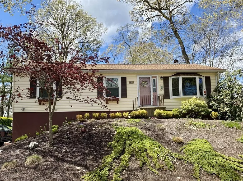 Webster, MA 01570,21 Oakmont St