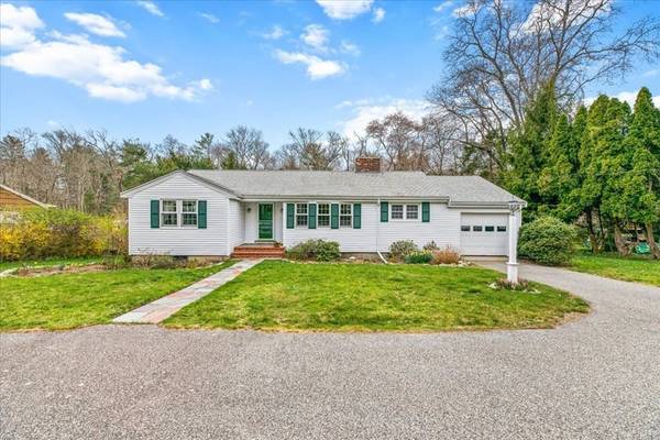 107 Tiffany Rd, Norwell, MA 02061