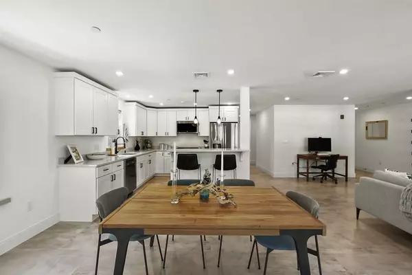 Canton, MA 02021,2239 Washington St #308