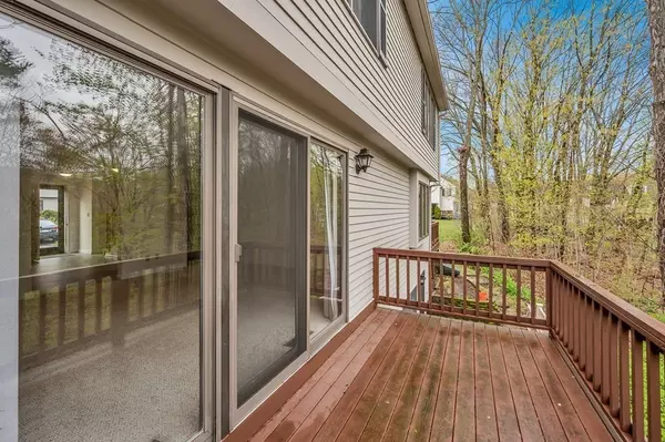 Merrimac, MA 01860,17 Carriage Ct #17