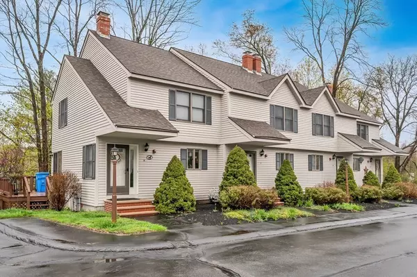 Merrimac, MA 01860,17 Carriage Ct #17