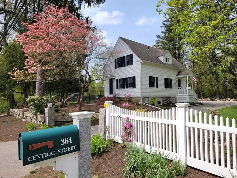 364 Central Street, Holliston, MA 01746