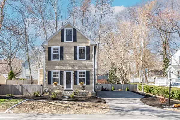 479 Merrimac St, Newburyport, MA 01950