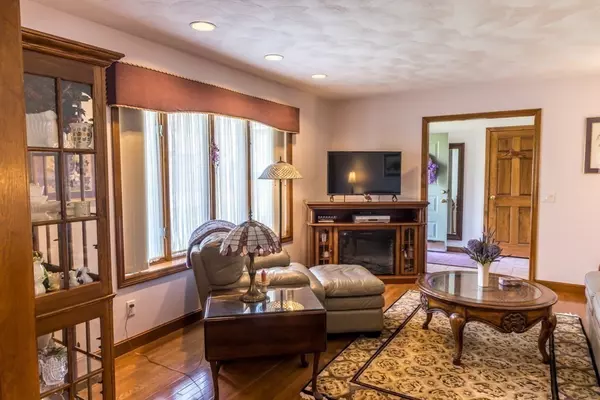 Haverhill, MA 01830,14 Wedgewood Dr