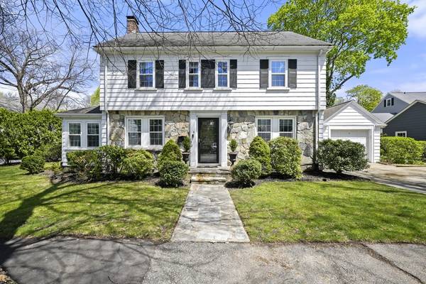 9 Allen Cir, Milton, MA 02186