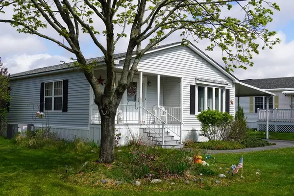 15 Meetinghouse Rd, Taunton, MA 02780