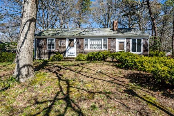 12 Deep Brook Rd, Yarmouth, MA 02673