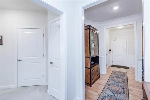 Reading, MA 01867,62 Abigail Way #2001