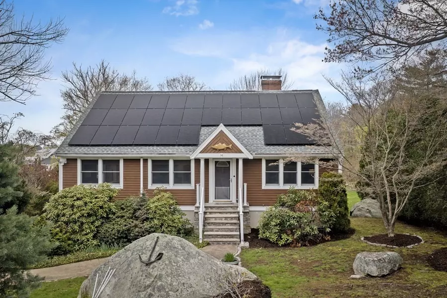 14 Ledge Ln, Gloucester, MA 01930