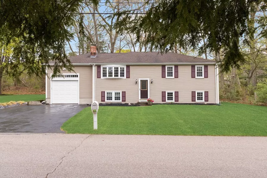 70 Kimberly Dr, North Attleboro, MA 02760