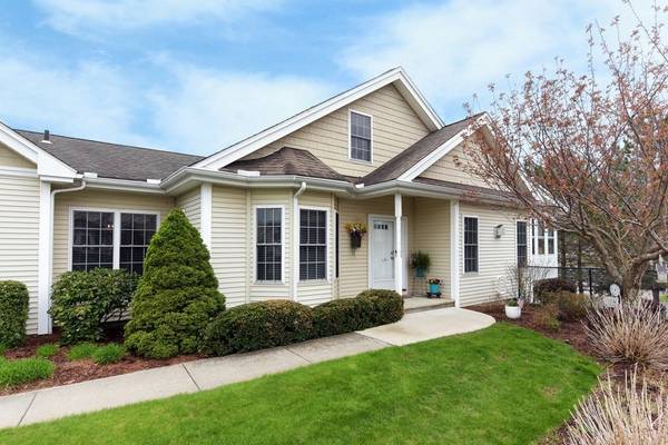 58 Blossom Tree Dr #58, Shrewsbury, MA 01545