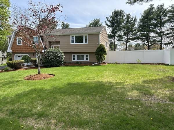 45 Joanne Rd, Stoughton, MA 02072